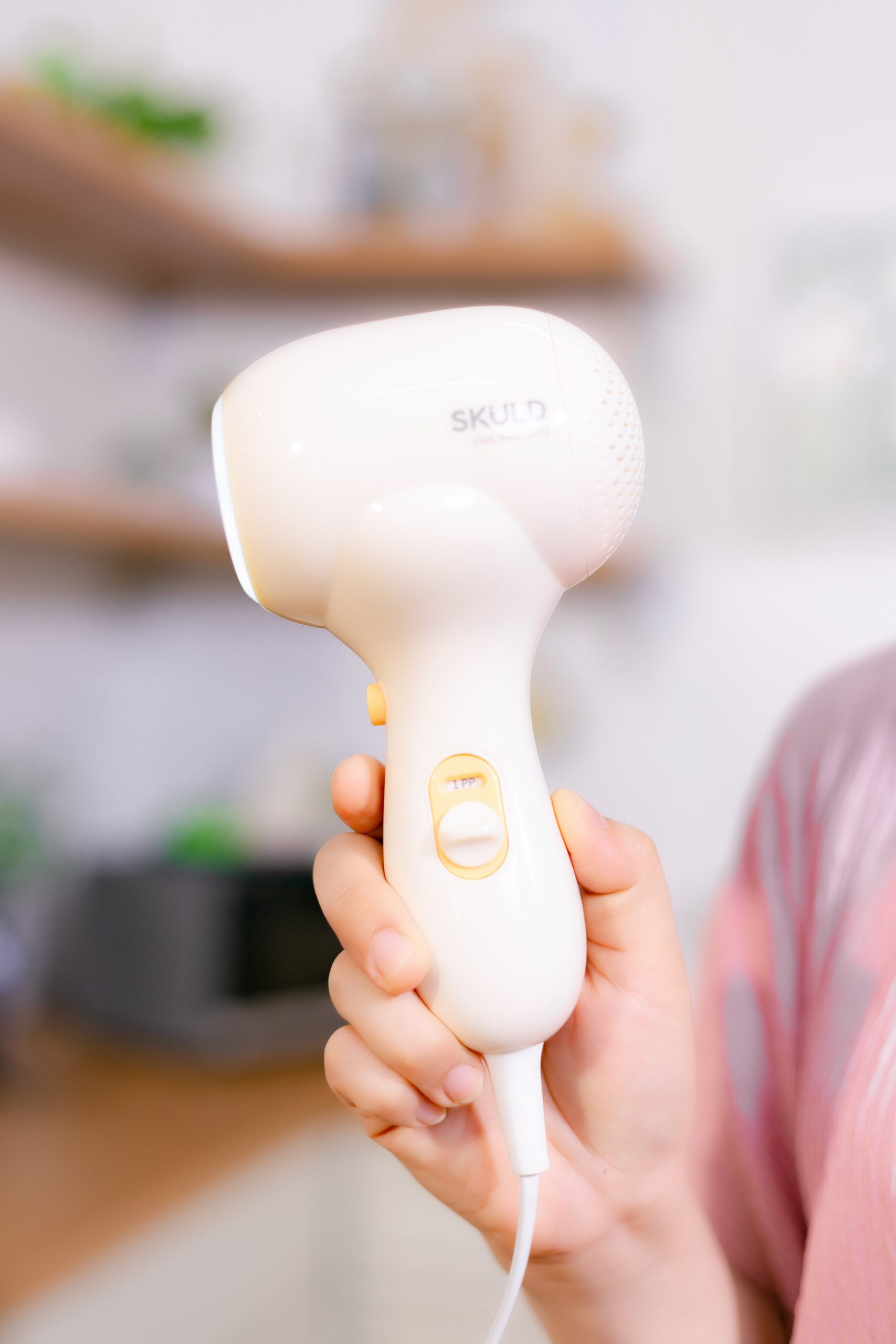 Máy sấy tóc cho bé SKULD D1 có dây, chống bức xạ, độ ồn thấp, có đèn LED